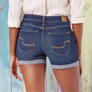 Signature By Levi Strauss Mid-rise Super Stretch Cuffed Blue Jean Shorts NWT